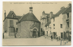 23.- Saint-Servan. - La place Saint-Pierre.- Saint-pierre place.- Ll