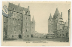 29.  Vitré (I.etV.). - Cour intérieure du château.