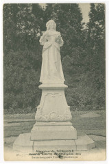 Marquise de Sévigné, Marie de Rabutin-Chantal (1626-1696). Statue inaugurée à Vitré le 8 octobre 1911.