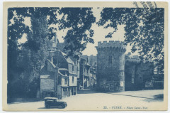 23.- Vitré -  Place Saint-Yves.