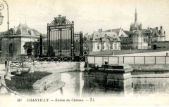 167, Chantilly, Entree du Chateau (NBY 1306)