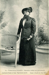 Madame Delait en promenade