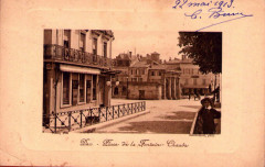 Dax (Landes) - place de la Fontaine chaude 15