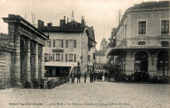 Dax (Landes) - place de la Fontaine chaude - Café de Bordeaux 3