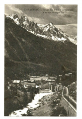 Haute-Savoie Chamonix Route des Tines à Argentière Vue sur les Aiguilles