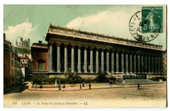 Rhône Lyon Le Palais de Justice et Fourvière animé à Lyon