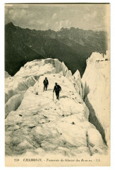 Haute-Savoie Chamonix Traversée du Glacier des Bossons animé à Vers