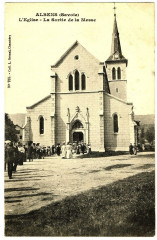 Savoie Albens l'Eglise La sortie de la Messe animé