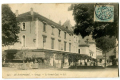 Isère Uriage Le Grand Café animé