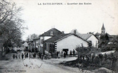 La Batie Divisin Quartier Des Ecoles (cpa animée)