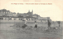 Plage Du Crotoy Forts De Sable Devant La Terrasse Du Moulin à Y