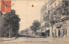La Demi Lune Avenue De La Republique