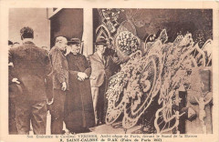 Son Eminence Le Cardinal Verdier, Archevêque de Paris, devant le Stand de la Maison R. Saint-Calbre de Dax (Foire de Paris 1937) à Paris 15e