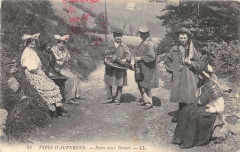 Types D'Auvergne Entre Deux Danses
