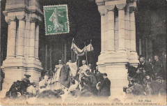 Carte postale ancienne Montmartre - Basilique du Sacré-Coeur, la Bénédiction de Paris par le Saint-Sacrement
                                                                     à Paris 18e
                                
