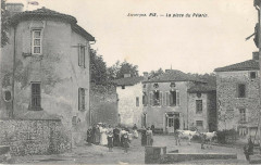 Ris La Place Du Pelerin à Ris