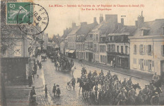 La Fere Souvenir Arrivee Du 19e Reg De Chasseurs A Cheval Rue Republique