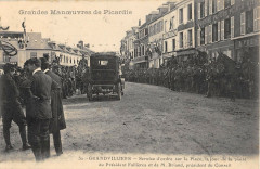 Grandvilliers Service D'Ordre Sur La Place Jour Visite President à Grandvilliers
