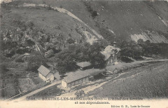 Beaume Les Messieurs L'Hotel Des Grottes Et Ses Dependances