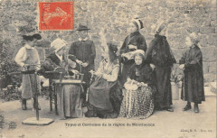Types Et Costumes De La Region De Montfaucon -
													43 Haute Loire
												