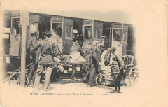 Lourdes Arrivee D'Un Train De Malades à Lourdes