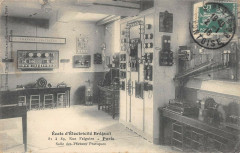 Ecole d'Electricité Bréguet - Rue Falguière - Salle des Travaux Pratiques -
																					75015 Paris 15e
																			