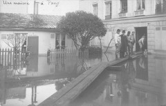 Inondations de 1910 - Une maison à Passy à Paris 16e