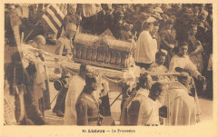 Lisieux La Procession à Lisieux