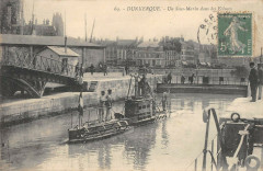 Dunkerque Un Sous Marin Dans Les Ecluses à Dunkerque