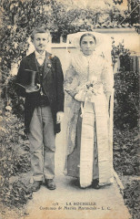 La Rochelle Cotumes De Maries Marandais à La Rochelle