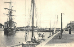 Courseulles  Le Bassin A Flot