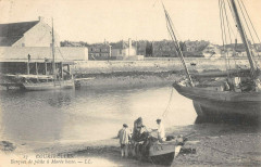 Courseulles Barques De Peche A Maree Basse -
													14 Calvados
												