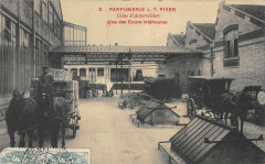 Usine D'Aubervilliers Parumerie L.t.piver Une Des Cours Interieures à Aubervilliers