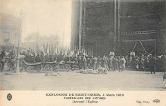 Explosion De Saint-Denis 1916 Funerailles Devant L'Eglise à Saint-Denis