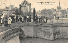 Chateau De Chantilly Le Pain Aux Carpes à Chantilly
