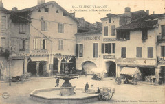 Villeneuve Sur Lot Les Cornieres Et La Place Du Marche à Villeneuve-sur-Lot