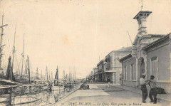 Grau Du Roi Le Quai Rive Gauche Mairie