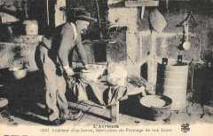 Interieur D'Un Buron Fabrication Du Fromage De Nos Jours