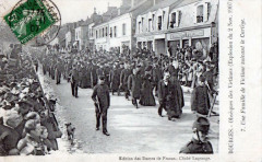 Bourges - Obsèques des Victimes (explosion du 2 Nov.1907) Une Famille De -
																					18000 Bourges
																			