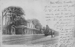 Meximieux La Gare (dos non divisé) Train En Gare à Meximieux