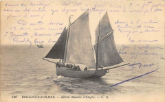 Boulogne Sur Mer Bateau Chalutier D'Etaples à Boulogne-sur-Mer