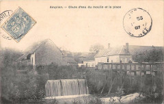 Amplier Chute D'Eau Du Moulin Et La Place à Amplier
