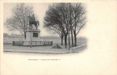 Montereau Statue De Napoleon 1ER (dos non divisé)