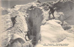 Chamonix Ascension Perilleuse Passage Creuvasse