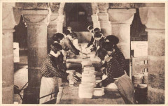 Roquefort Une Salle D'Expedition -
													12 Aveyron
												