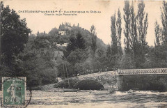 Chateauneuf Les Bains Vue Pittoresque Du Chateau Chemin Et Passerelle