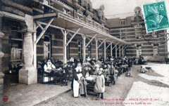 Berck Plage Institut Saint-Francois De Sales La Terrasse Des Enfants En Face à Berck