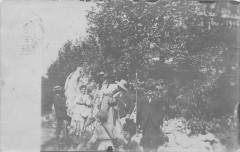Carte Photo Situee Au Col De Pertuson (Groupe De Touristes)  cliché uniqu -
													38 Isère
												