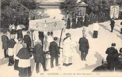 Lourdes Procession Du Saint Sacrement à Lourdes