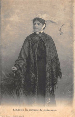 Landaise En Costume De Ceremonie
